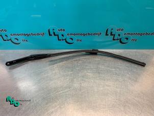 Begagnade Främre torkararm Ford Focus 2 Wagon 1.6 16V Pris € 15,00 Marginaltabell erbjuds av Autodemontagebedrijf Otte