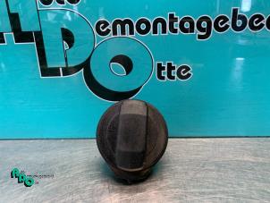 Gebruikte Tankdop Seat Leon (1M1) 1.6 16V Prijs € 5,00 Margeregeling aangeboden door Autodemontagebedrijf Otte