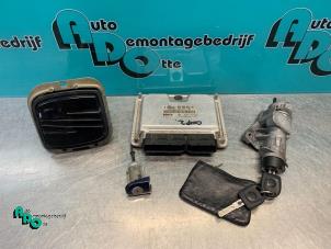 Begagnade Tändningslås + dator Seat Leon (1M1) 1.6 16V Pris € 75,00 Marginaltabell erbjuds av Autodemontagebedrijf Otte