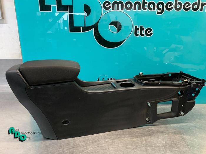 Armstöd från en Opel Astra J GTC (PD2/PF2) 1.4 Turbo 16V ecoFLEX 140 2013