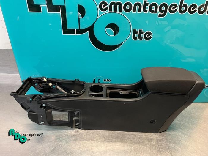 Armstöd från en Opel Astra J GTC (PD2/PF2) 1.4 Turbo 16V ecoFLEX 140 2013