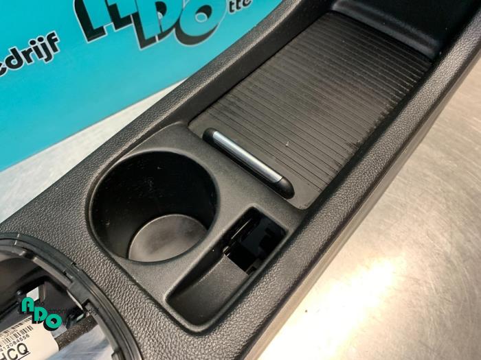 Armstöd från en Opel Astra J GTC (PD2/PF2) 1.4 Turbo 16V ecoFLEX 140 2013