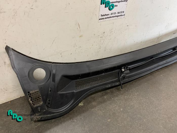 Paravent van een Opel Astra J GTC (PD2/PF2) 1.4 Turbo 16V ecoFLEX 140 2013