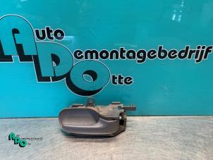 Gebruikte Portiergreep 4Deurs rechts-achter Citroen C1 1.0 12V Prijs € 10,00 Margeregeling aangeboden door Autodemontagebedrijf Otte