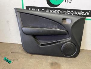Gebruikte Portierbekleding 4Deurs links-voor Mitsubishi Outlander (CU) 2.0 16V 4x2 Prijs € 40,00 Margeregeling aangeboden door Autodemontagebedrijf Otte