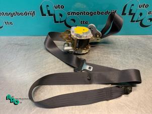 Używane Pas bezpieczenstwa lewy przód Daihatsu Cuore (L251/271/276) 1.0 12V DVVT Cena € 25,00 Procedura marży oferowane przez Autodemontagebedrijf Otte