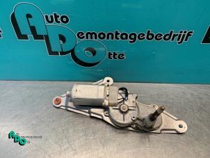 Begagnade Bakre torkarmotor Daihatsu Cuore (L251/271/276) 1.0 12V DVVT Pris € 20,00 Marginaltabell erbjuds av Autodemontagebedrijf Otte