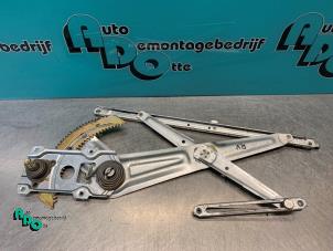 Gebruikte Ruitmechaniek 4Deurs rechts-voor Daihatsu Cuore (L251/271/276) 1.0 12V DVVT Prijs € 20,00 Margeregeling aangeboden door Autodemontagebedrijf Otte