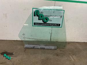 Begagnade Fönster, 2-dörrars, höger bak Volkswagen Golf III Cabrio Restyling (1E7) 1.8 Kat. Pris € 20,00 Marginaltabell erbjuds av Autodemontagebedrijf Otte