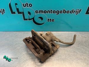 Begagnade Bakre bromsok, höger Mercedes B (W245) 2.0 B-200 16V Pris € 15,00 Marginaltabell erbjuds av Autodemontagebedrijf Otte