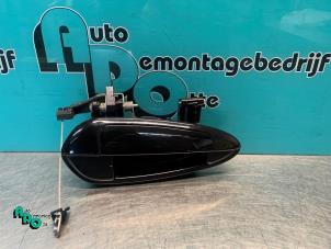 Gebruikte Portiergreep 4Deurs rechts-achter Fiat Punto Evo (199) 1.3 JTD Multijet 85 16V Euro 5 Prijs € 10,00 Margeregeling aangeboden door Autodemontagebedrijf Otte