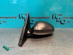 Używane Lusterko zewnetrzne lewe BMW 1 serie (E87/87N) 118d 16V Cena € 25,00 Procedura marży oferowane przez Autodemontagebedrijf Otte
