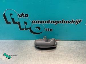 Gebruikte Portiergreep 4Deurs rechts-achter Toyota Aygo (B10) 1.0 12V VVT-i Prijs € 10,00 Margeregeling aangeboden door Autodemontagebedrijf Otte