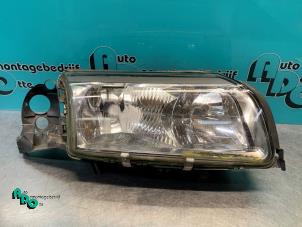 Gebruikte Koplamp rechts Volvo S80 (TR/TS) 2.4 SE 20V 170 Prijs € 60,00 Margeregeling aangeboden door Autodemontagebedrijf Otte