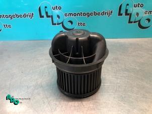 Begagnade Fläktmotor för uppvärmning och ventilation Peugeot 107 1.0 12V Pris € 15,00 Marginaltabell erbjuds av Autodemontagebedrijf Otte