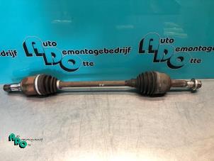 Begagnade Drivaxel, vänster fram Mitsubishi Space Star (A0) 1.0 12V Pris € 50,00 Marginaltabell erbjuds av Autodemontagebedrijf Otte