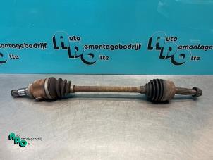 Gebruikte Aandrijfas links-voor Citroen C1 1.0 12V Prijs € 20,00 Margeregeling aangeboden door Autodemontagebedrijf Otte