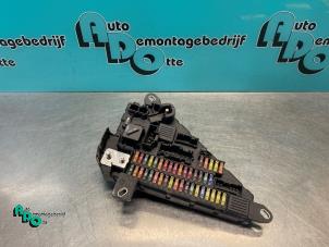 Begagnade Säkringsbox BMW 5 serie (E60) 525i 24V Pris € 35,00 Marginaltabell erbjuds av Autodemontagebedrijf Otte