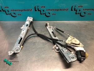 Gebruikte Ruitmechaniek 4Deurs links-voor Dodge Caliber 2.0 16V Prijs € 50,00 Margeregeling aangeboden door Autodemontagebedrijf Otte