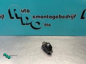 Begagnade Brytare, eldrivna fönster Kia Picanto (BA) 1.0 12V Pris € 20,00 Marginaltabell erbjuds av Autodemontagebedrijf Otte