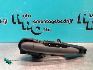 Gebruikte Portiergreep 2Deurs rechts Mercedes Citan (415.6) 1.5 109 CDI Prijs € 20,00 Margeregeling aangeboden door Autodemontagebedrijf Otte