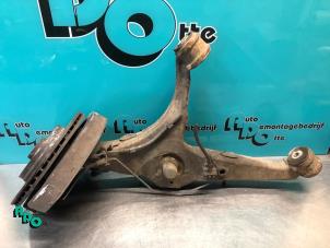 Begagnade Bakre gaffelben, vänster Volkswagen Transporter T5 1.9 TDi Pris € 50,00 Marginaltabell erbjuds av Autodemontagebedrijf Otte