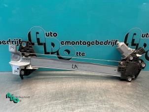 Używane Mechanizm szyby lewej tylnej wersja 4-drzwiowa Honda Civic (FA/FD) 1.3 Hybrid Cena € 30,00 Procedura marży oferowane przez Autodemontagebedrijf Otte