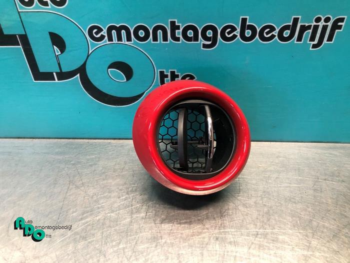 Luftmunstycke, instrumentbräda från en Renault Clio IV (5R) 0.9 Energy TCE 90 12V 2013