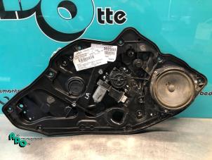 Używane Mechanizm szyby lewej tylnej wersja 4-drzwiowa Alfa Romeo Giulietta (940) 1.4 TB 16V MultiAir Cena € 30,00 Procedura marży oferowane przez Autodemontagebedrijf Otte