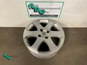 Begagnade Hjul Peugeot 307 SW (3H) 1.6 16V Pris € 75,00 Marginaltabell erbjuds av Autodemontagebedrijf Otte