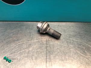 Gebruikte Wielbouten set Mercedes Sprinter 3,5t (907.6/910.6) 315 CDI 2.0 D RWD Prijs € 20,00 Margeregeling aangeboden door Autodemontagebedrijf Otte