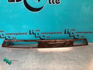 Gebruikte Dashboard deel BMW 3 serie (E90) 318i 16V Prijs € 20,00 Margeregeling aangeboden door Autodemontagebedrijf Otte