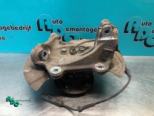 Gebruikte Fusee rechts-voor BMW 3 serie (E90) 318i 16V Prijs € 15,00 Margeregeling aangeboden door Autodemontagebedrijf Otte