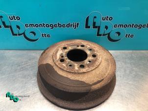 Begagnade Bakre bromstrumma Fiat Ducato (230/231/232) 2.0 JTD Pris € 30,00 Marginaltabell erbjuds av Autodemontagebedrijf Otte