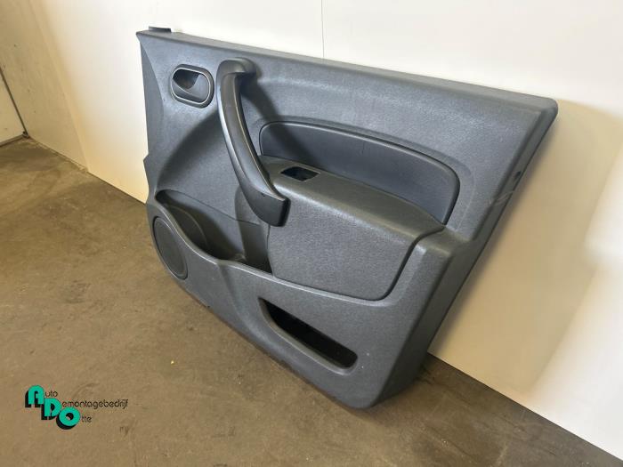 Dörrlist, 2-dörrars, höger från en Mercedes-Benz Citan (415.6) 1.5 108 CDI 2012