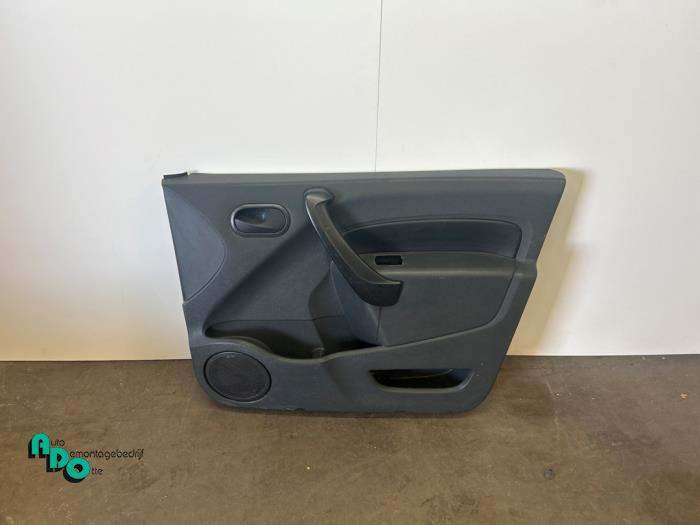 Dörrlist, 2-dörrars, höger från en Mercedes-Benz Citan (415.6) 1.5 108 CDI 2012