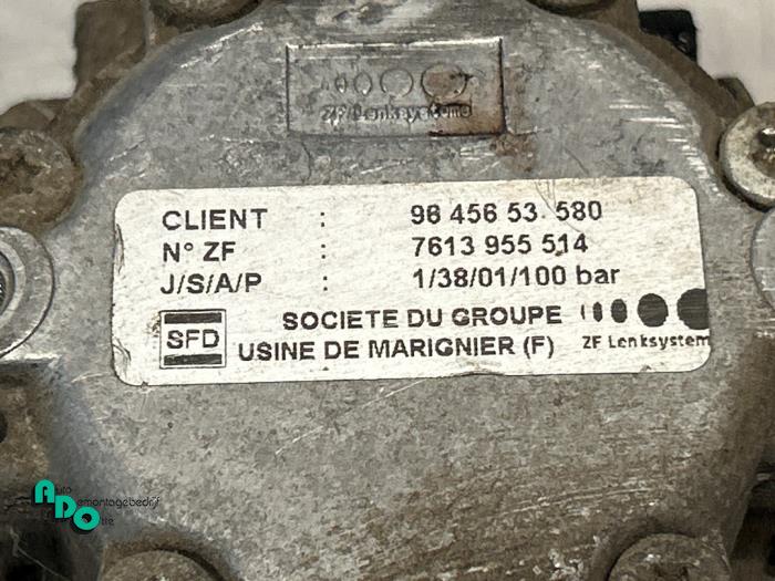 Servostyrningspump från en Fiat Ducato (230/231/232) 2.0 JTD 2002