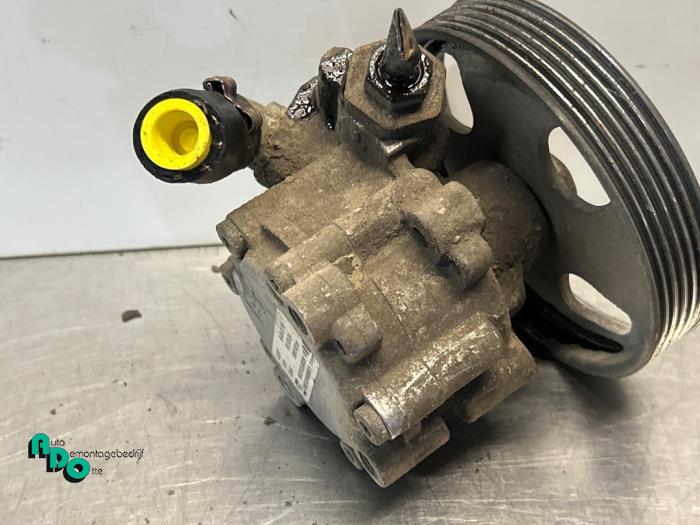 Servostyrningspump från en Fiat Ducato (230/231/232) 2.0 JTD 2002