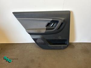 Używane Tapicerka drzwi prawych tylnych wersja 4-drzwiowa Skoda Fabia II Combi 1.2i 12V Cena € 30,00 Procedura marży oferowane przez Autodemontagebedrijf Otte