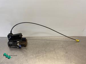 Begagnade Dörrlåsmekanism, 2-dörrars, vänster Opel Vivaro 1.9 DTI 16V Pris € 15,00 Marginaltabell erbjuds av Autodemontagebedrijf Otte