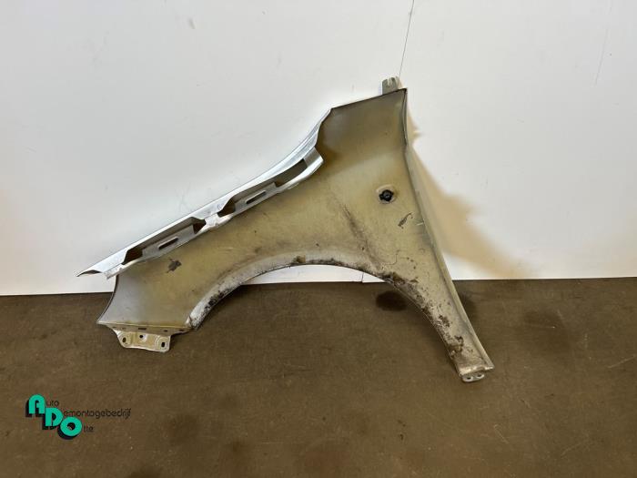 Framskärm, höger från en Skoda Fabia II Combi 1.2i 12V 2012