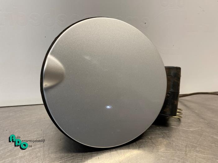 Tanklucka från en MINI Mini One/Cooper (R50) 1.6 16V Cooper 2001