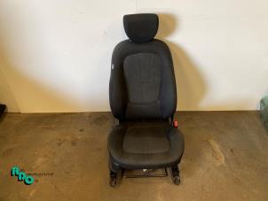 Begagnade Säte, höger Hyundai i20 1.2i 16V Pris € 75,00 Marginaltabell erbjuds av Autodemontagebedrijf Otte