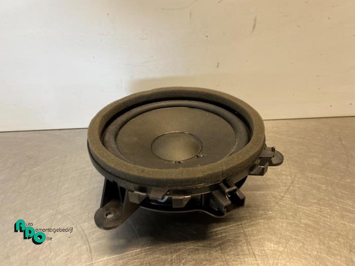 Luidspreker van een Volvo V40 (MV) 1.6 D2 2013