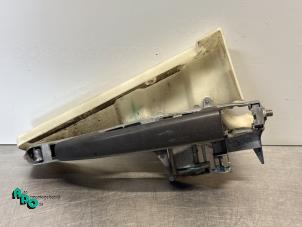 Gebruikte Greep achterdeur Bus-Bestel Fiat Scudo (270) 1.6 D Multijet Prijs € 15,00 Margeregeling aangeboden door Autodemontagebedrijf Otte