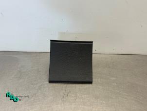 Używane Popielniczka tylna Mercedes C (W204) 1.8 C-200K 16V Cena € 20,00 Procedura marży oferowane przez Autodemontagebedrijf Otte