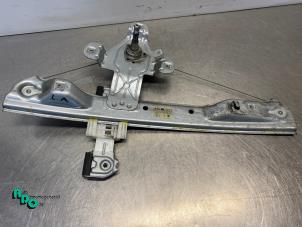 Begagnade Fönstermekanism för bakre dörr, 4-dörrars, vänster Opel Meriva 1.7 CDTI 16V Pris € 15,00 Marginaltabell erbjuds av Autodemontagebedrijf Otte