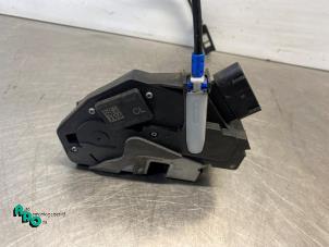 Gebruikte Deurslot Mechaniek 2Deurs links Ford Fiesta 6 (JA8) 1.25 16V Prijs € 15,00 Margeregeling aangeboden door Autodemontagebedrijf Otte