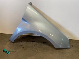 Begagnade Framskärm, höger Mercedes B (W245) 2.0 B-200 16V Pris € 70,00 Marginaltabell erbjuds av Autodemontagebedrijf Otte