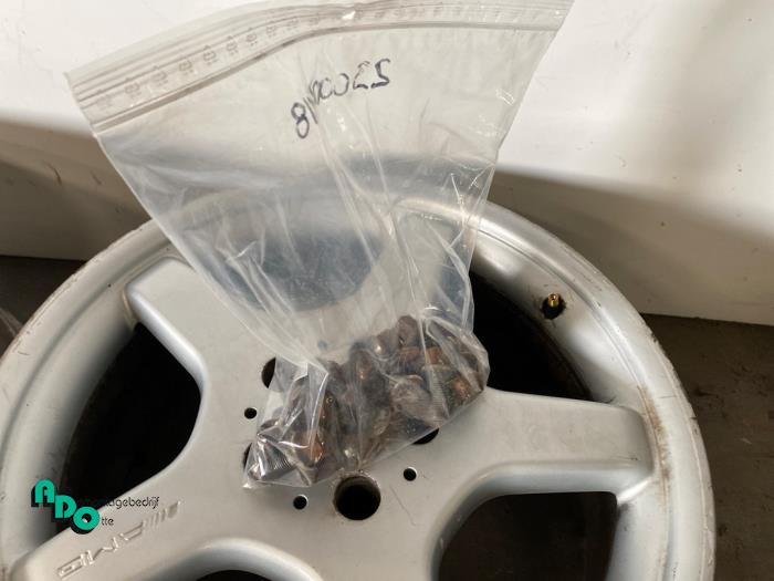 Velgen set van een Mercedes-Benz E (W211) 4.0 E-420 CDI V8 32V 2003